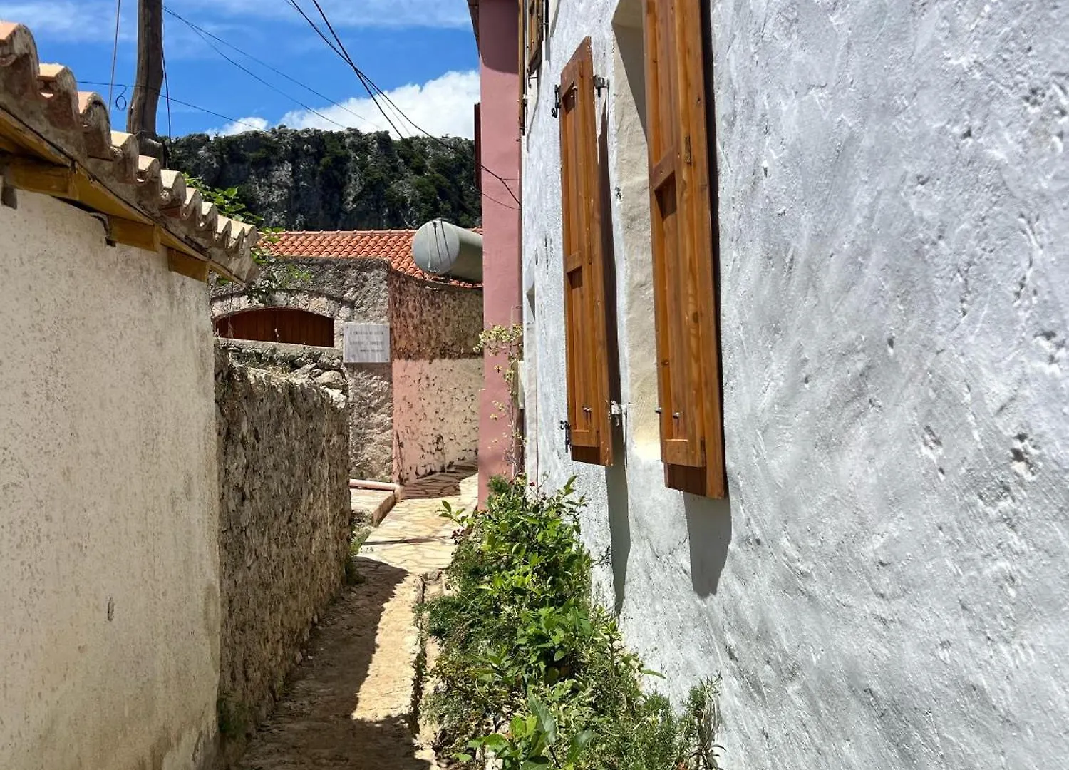 Akil Villa Dhërmi 0*,
